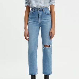 Levi’s light wash jeans